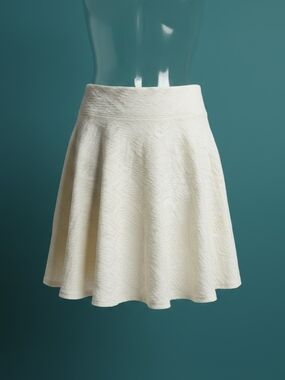 ​American Eagle Ivory White Jacquard Knit Skater Skirt NWT Size Large